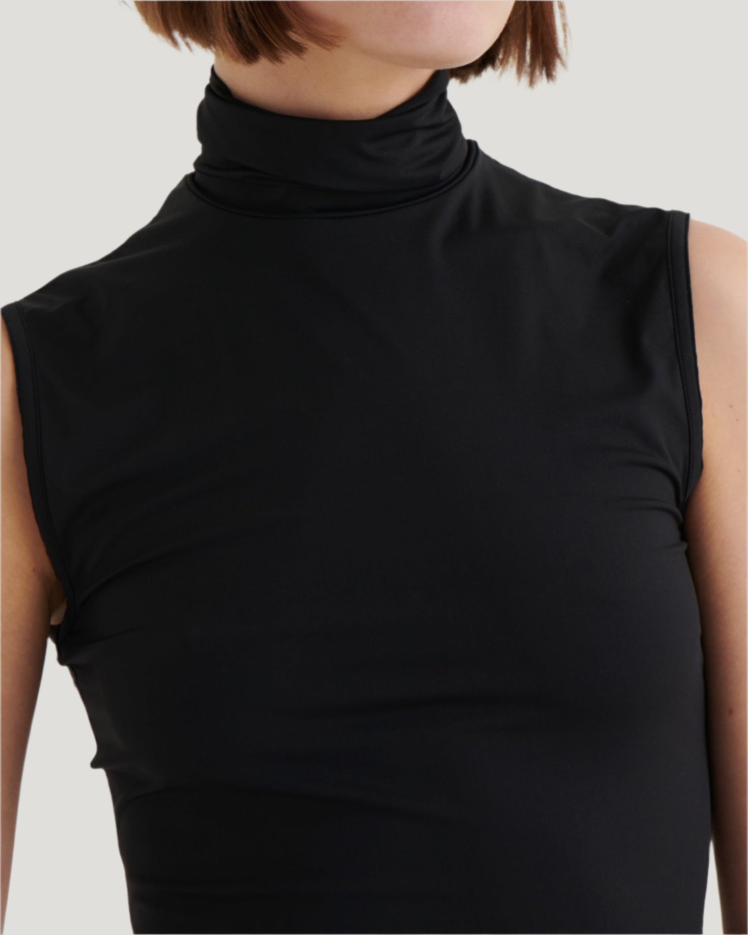 Second skin sleeveless turtleneck, Black